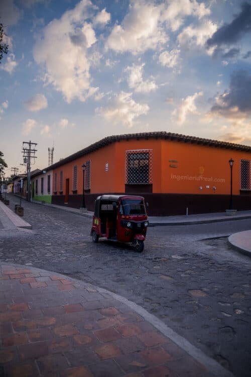 0002 - CALLES DE GRACIAS LEMPIRA EN HONDURAS